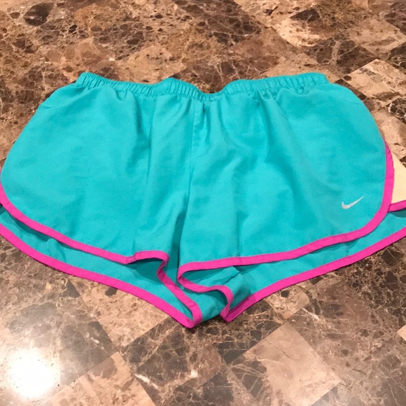 Nike Pants - Women’s Nike dry fit shorts size m